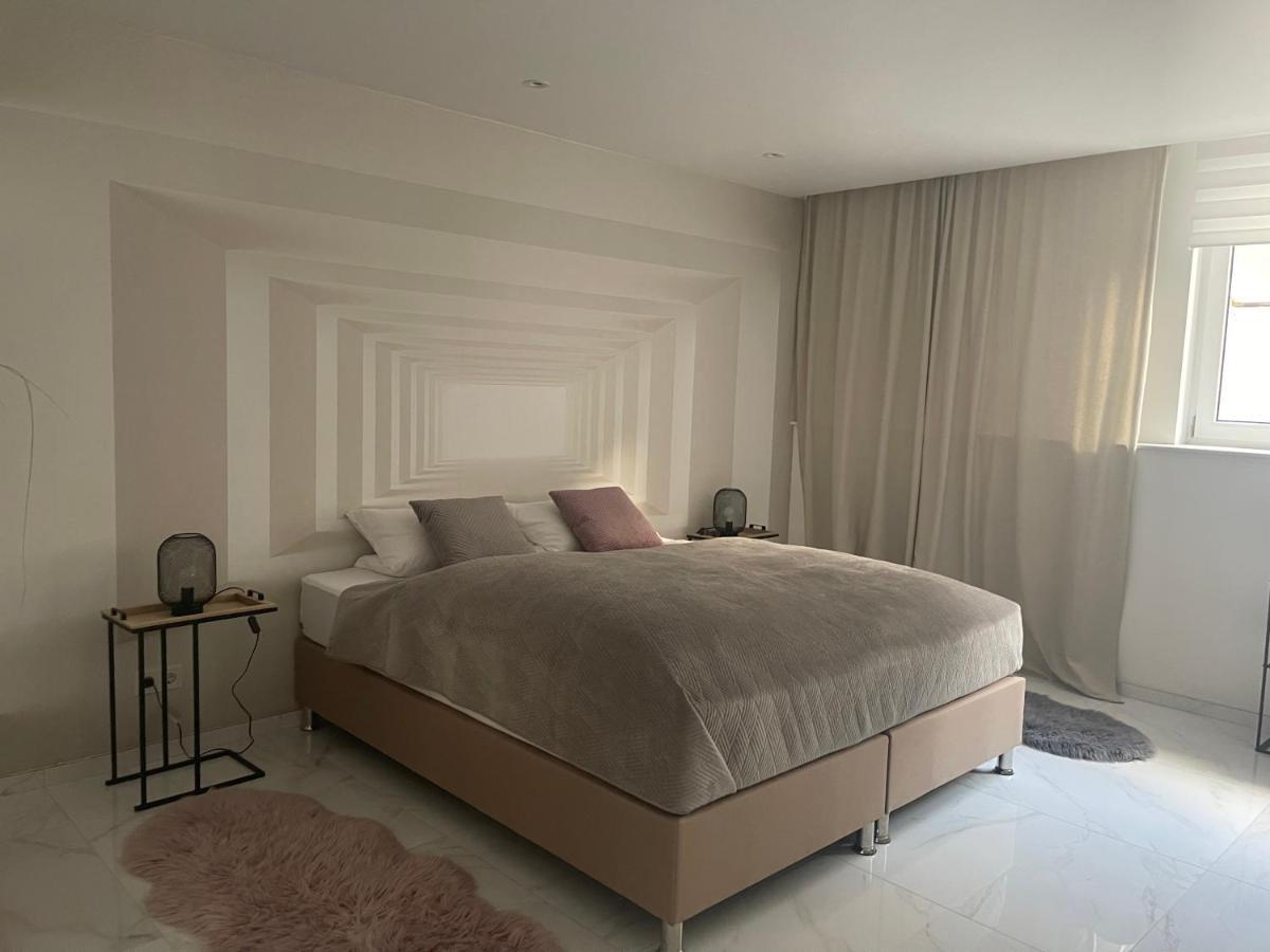Moderne, Ruhige Ferienwohnung , Ideal Zum Abschalten Hadamar Εξωτερικό φωτογραφία